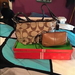Coach Boho Hobo Signature Purse w/Leather Wristlet